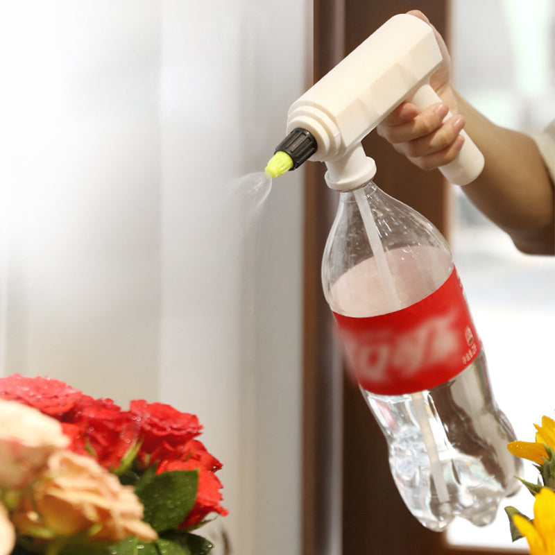 Electric sprayingand pouring dual-purpose spray bottle