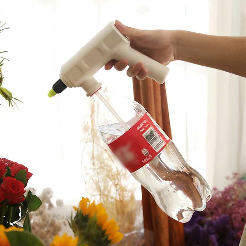 Electric sprayingand pouring dual-purpose spray bottle