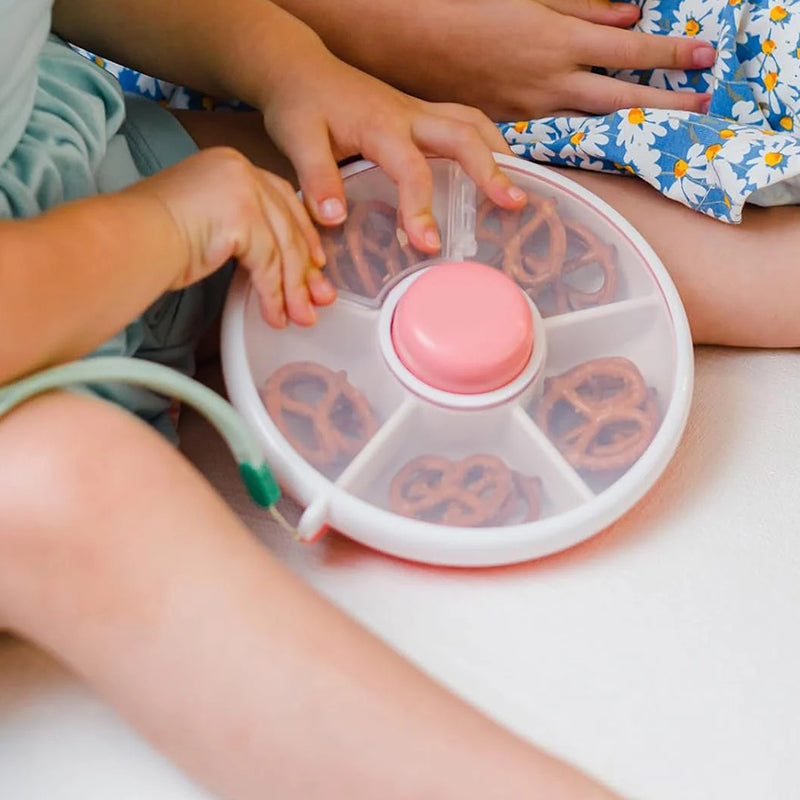 Carryable rotating snack plate with lid