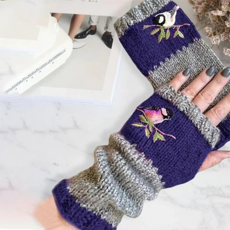 Warm quilted and embroidered gloves