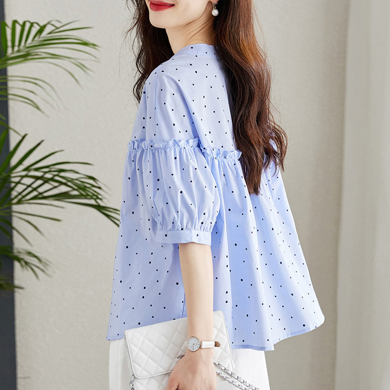 Sweet short-sleeved round neck blouse