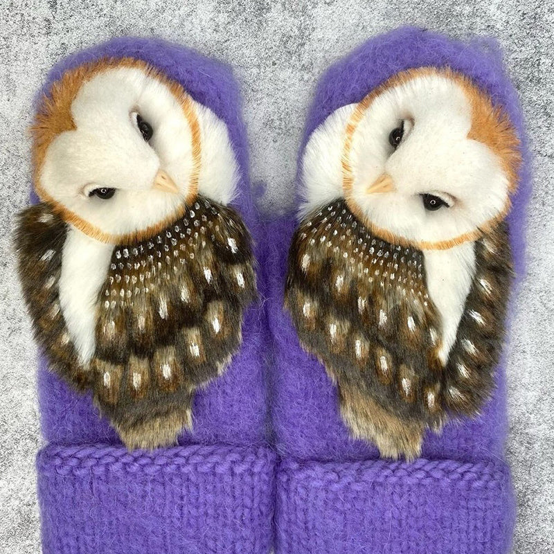 Hand-knitted Nordic mittens in wool with owls